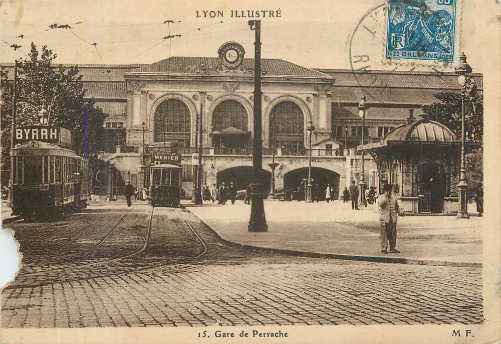Gare de Perrache — vue de la gare avec tramways — éditeur LYON ILLUSTRÉ, n° 15 - Frente