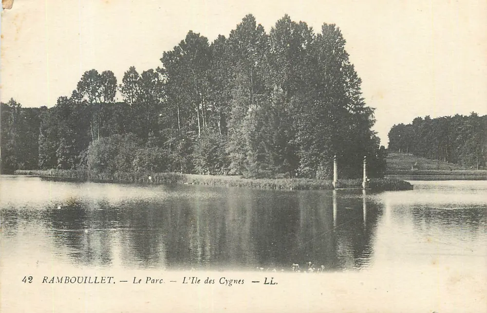 Rambouillet — Le Parc — L'Île des Cygnes — LL. - Recto