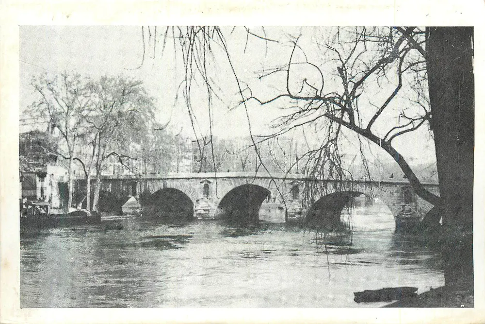 Ponte de Pedra — Paris — vista sobre a Sena — editor não visível - Frente