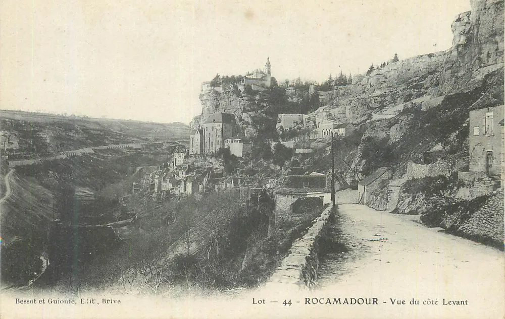 Rocamadour — Vista do lado Leste — Bessot et Guionie, Ed. Brive, Lote 44 - Frente