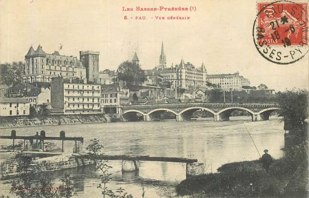 Pau — Visão geral — Les Basses-Pyrénées (1) - Frente