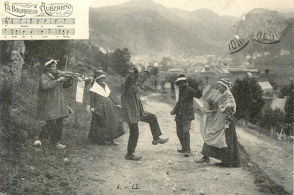 Dans en muziek in La Bourrèrio — Aubergno — uitgever LL, n°4 - Voorkant