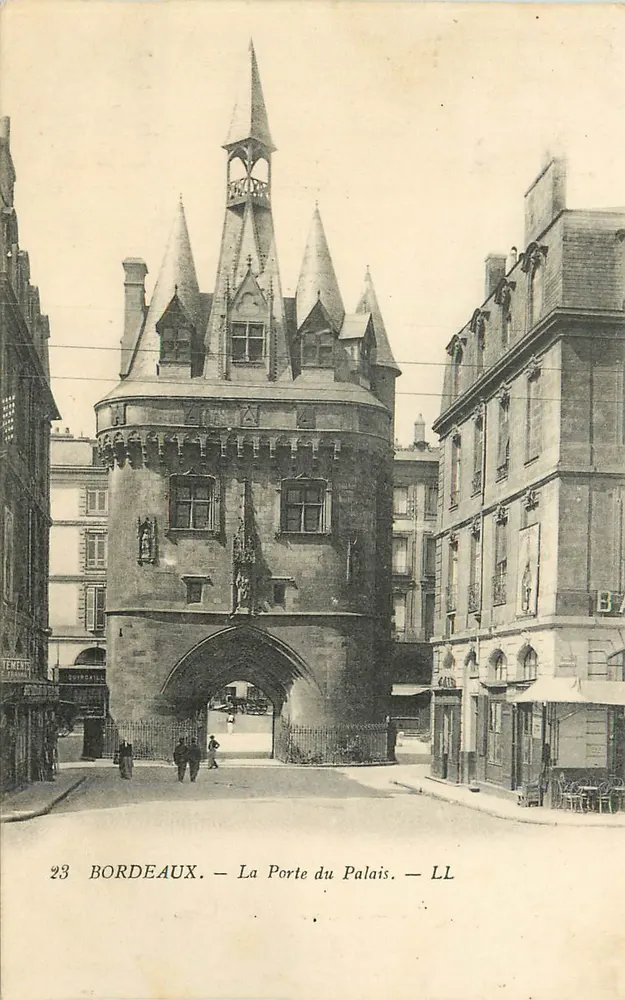 Bordeaux. — A Porta do Palácio — LL - Frente