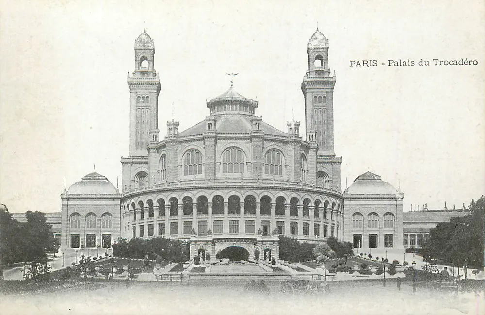 Paris - Palácio do Trocadéro — vista panorâmica — editor não identificado - Frente