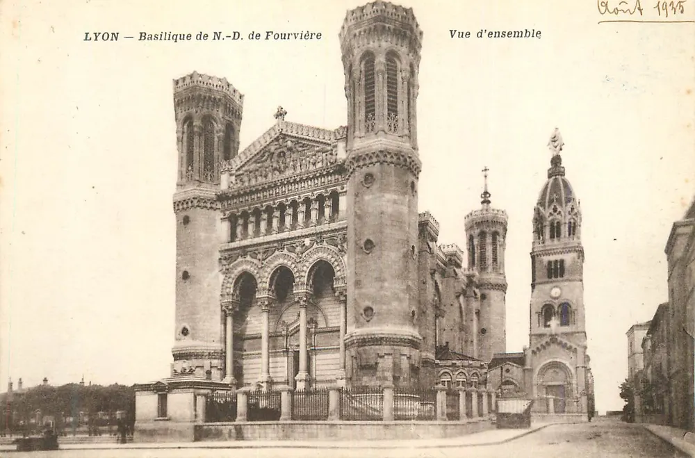 LYON — Basílica de N.-S. de Fourvière — Vista geral - Frente