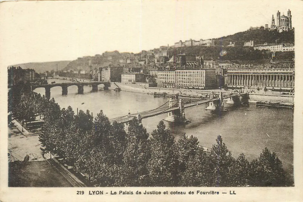 LYON - Das Palais de Justice und der Fourvière-Hügel — LL - Vorderseite
