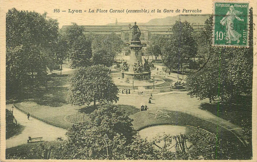 Lyon — La Place Carnot (ensemble) und die Gare de Perrache - Vorderseite