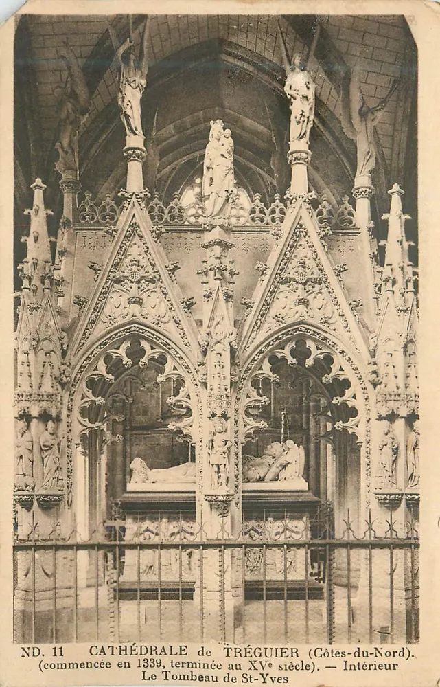Kathedrale von Tréguier — Das Grabmal von St-Yves — Innenansicht - Vorderseite