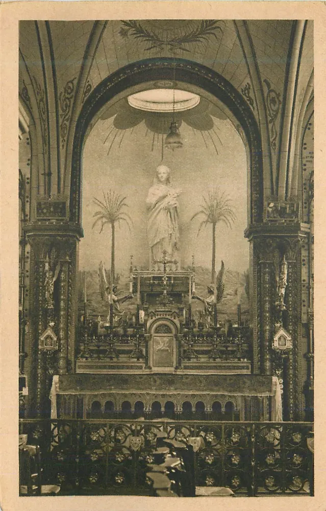 Innenraum einer Kirche — Statue der Jungfrau Maria — unbekannter Verlag - Vorderseite