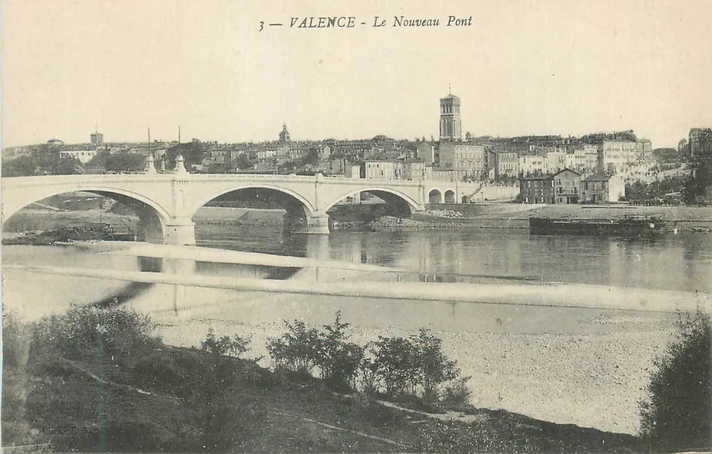 Valência — O Novo Ponte — vista do Rio Ródano e do antigo bairro - Frente