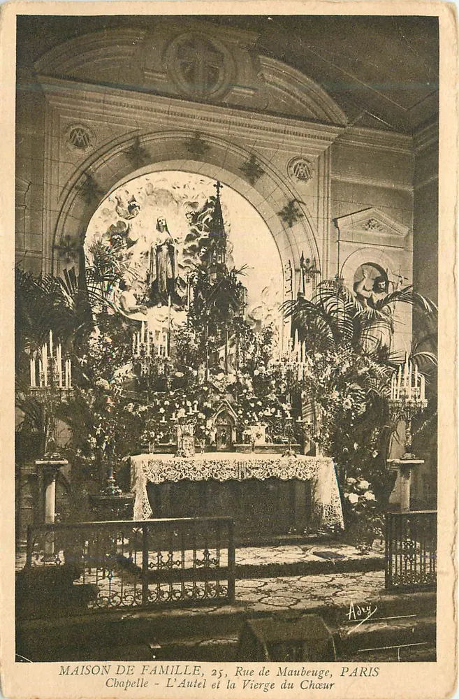 Kapelle — Der Altar und die Jungfrau des Chors — MAISON DE FAMILLE, 25, Rue de Maubeuge, PARIS - Vorderseite