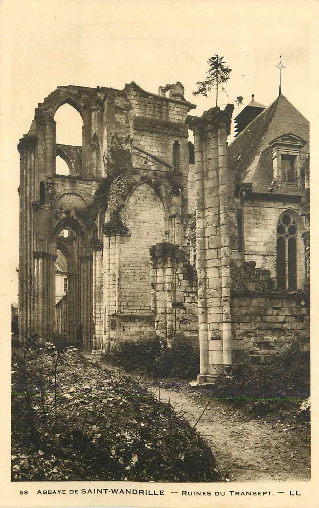 Abadia de Saint-Wandrille — Ruínas do Transepto — LL - Frente