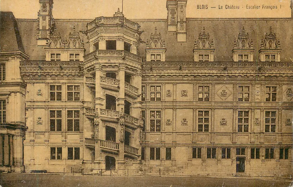 Blois — Das Schloss — Treppenhaus François I - Vorderseite