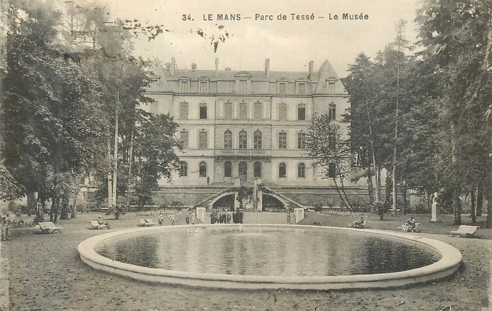 Le Mans — Parque de Tessé — O Museu - Frente