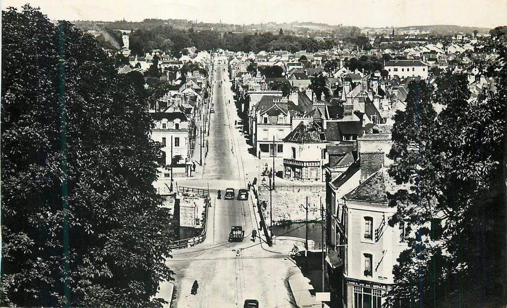 Vista aérea da rua principal em Vigneux-sur-Marne — editor não identificado, número de série não visível - Frente