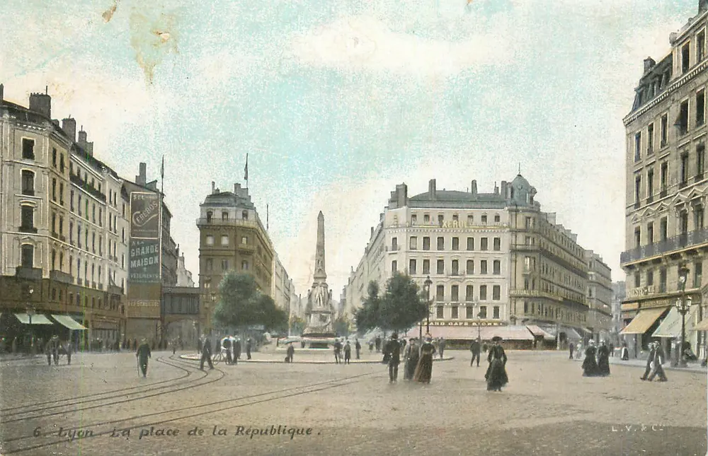 Lyon — A praça da República — Editor L.V. & Cie, n°6 - Frente