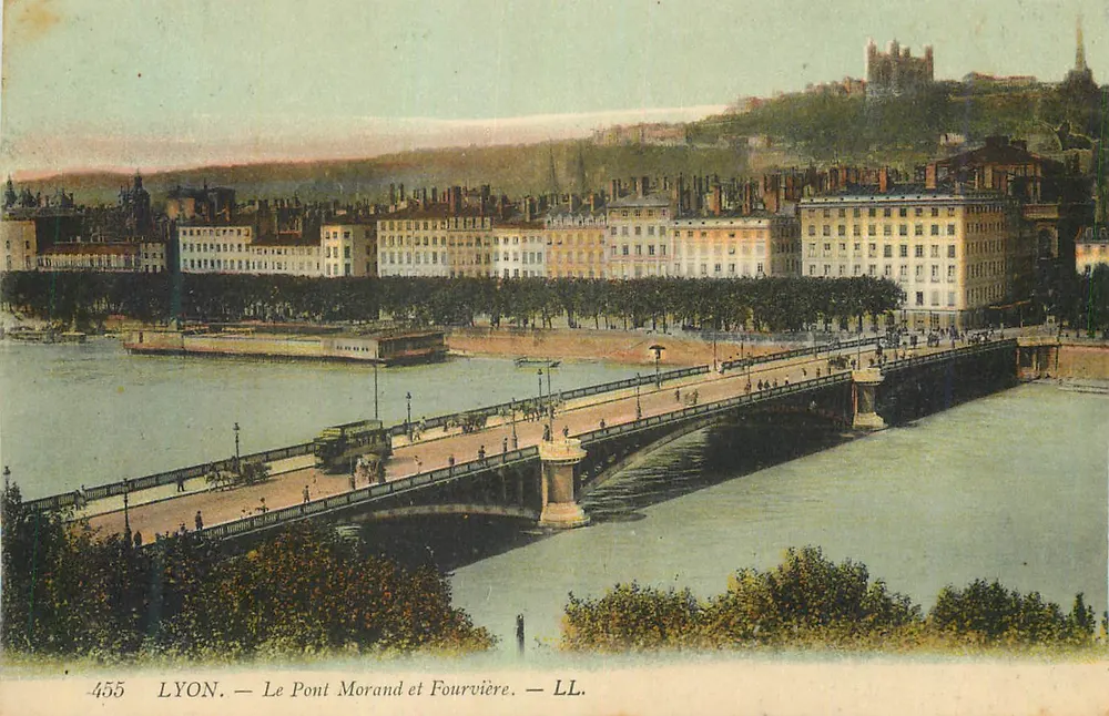 LYON. — O Ponte Morand e Fourvière. — LL. - Frente