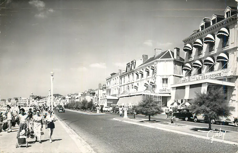 La Comète — Hotel La Résidence — Gaby - Frente