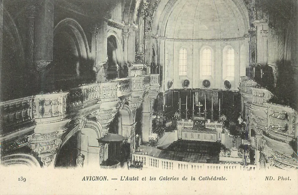Avignon — Der Altar und die Galerien der Kathedrale — ND. Phot. - Vorderseite