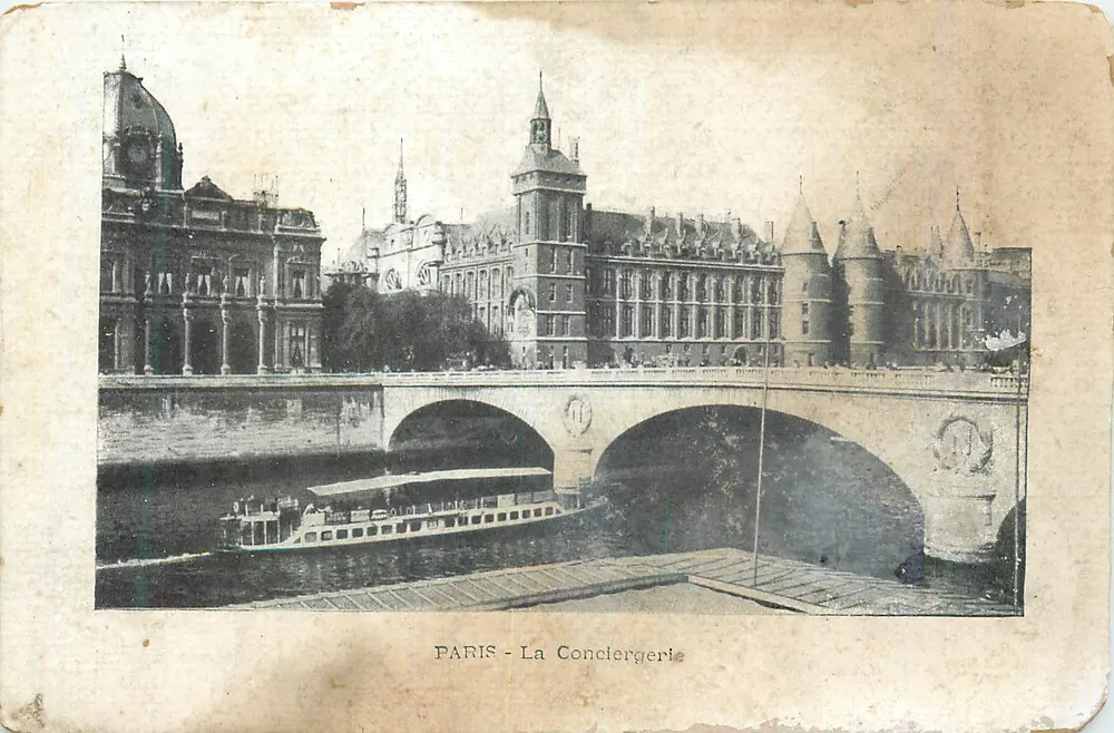 PARIS - A Conciergerie — vista do ponte e do rio - Frente