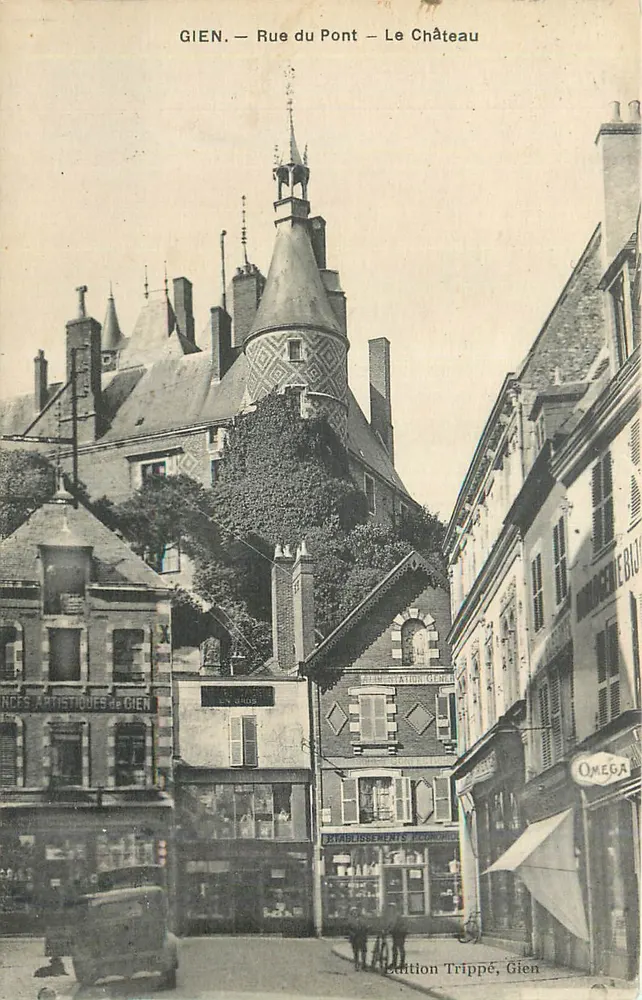Gien — Rue du Pont — Das Schloss — Édition Trippé, Gien - Vorderseite