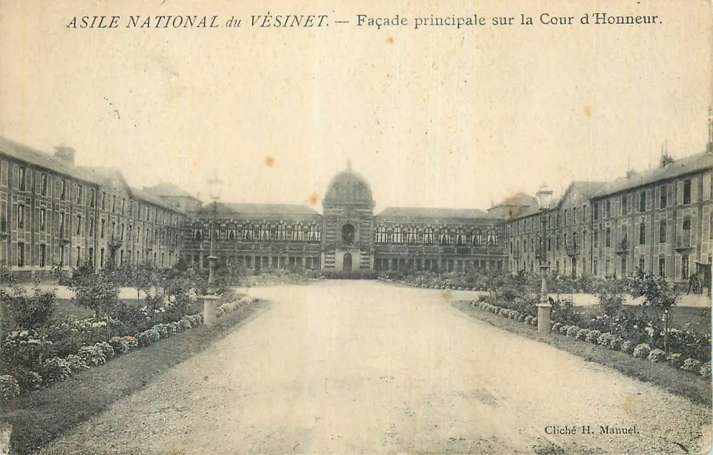 Nationales Asyl von Vésinet — Hauptfassade auf dem Ehrenhof — Foto von H. Manuel - Vorderseite