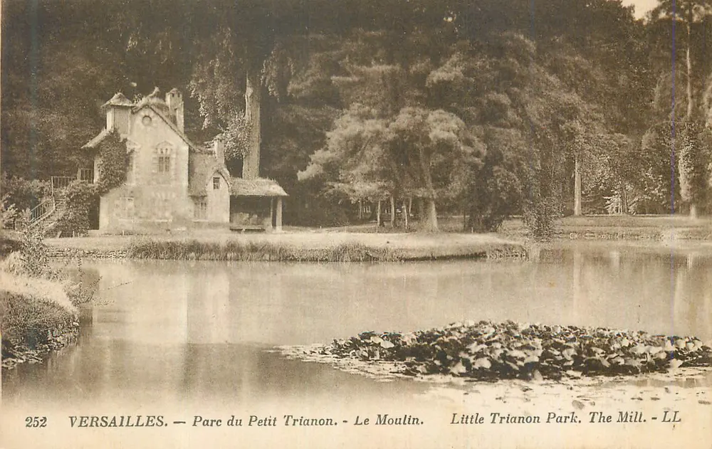Versailles — Parque do Petit Trianon — A Moinha - Frente