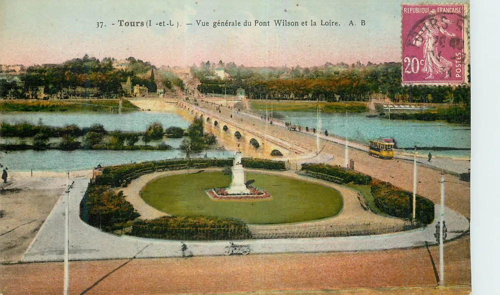Tours (Loiret) — Allgemeiner Blick auf den Pont Wilson und die Loire — A. B - Vorderseite