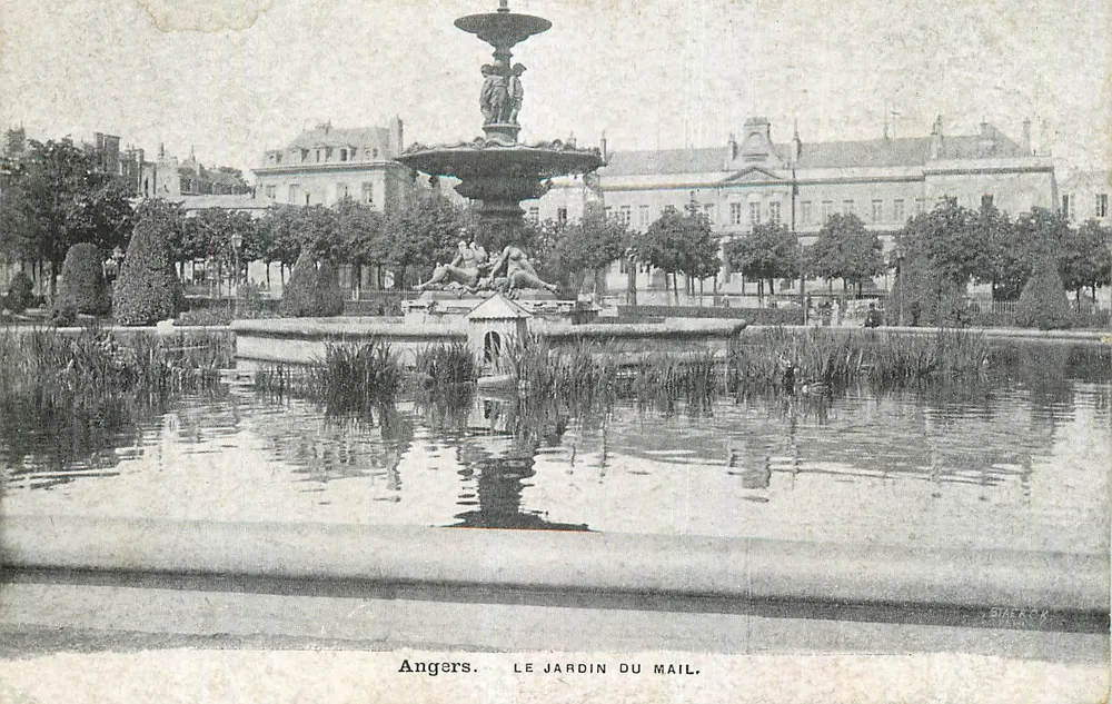 Angers — O Jardim do Mail — fonte central — editor Staerck - Frente