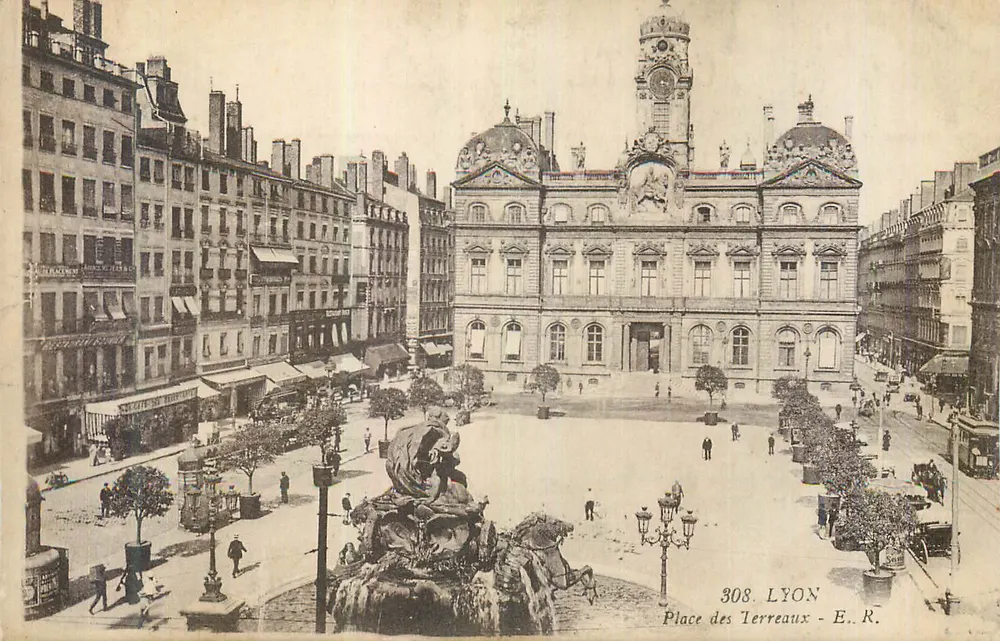 Place des Terreaux — Lyon — E.R. n°308 - Frente