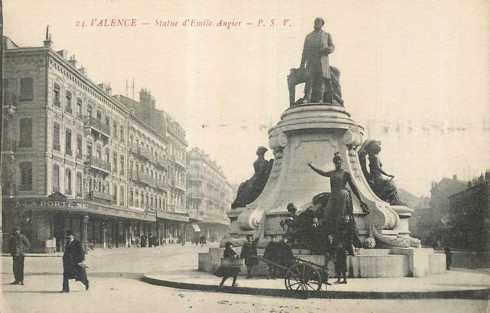 Valence — Estátua de Émile Augier — P. S. V. - Frente