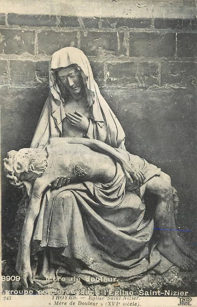 Mutter der Tränen — Statue 16. Jahrhundert — TROYES, Kirche Saint-Nizier - Vorderseite