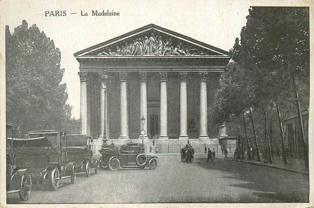 PARIS — A Madeleine — vista do templo - Frente