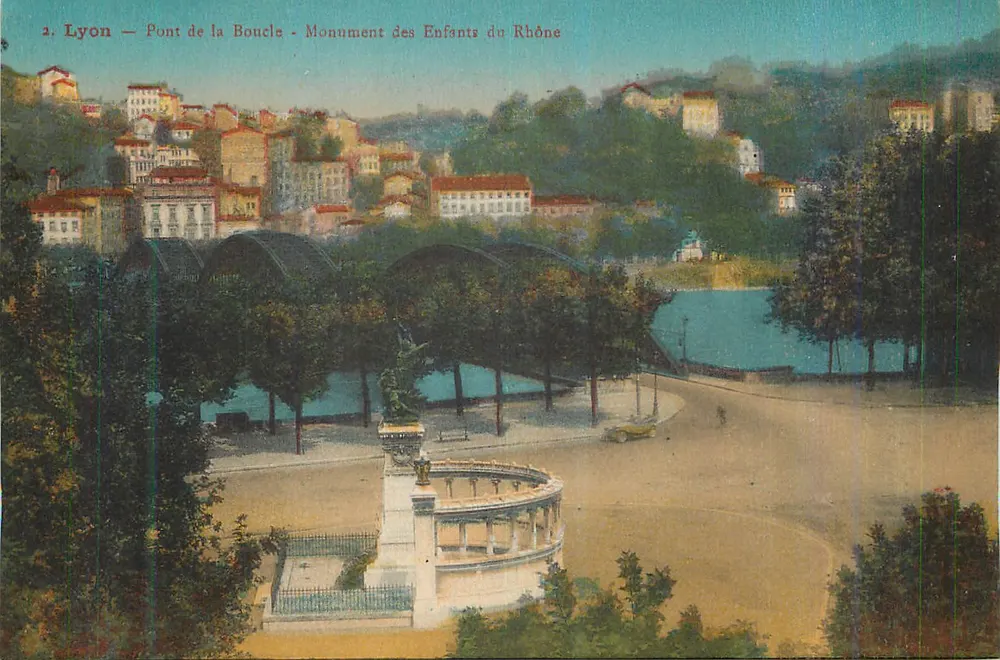 Lyon — Brücke der Schleife — Denkmal der Kinder des Rhônes - Vorderseite