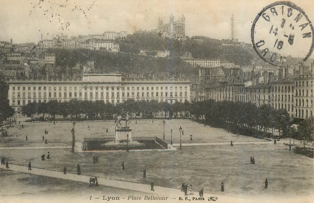 Lyon - Place Bellecour — B.F., Paris - Frente