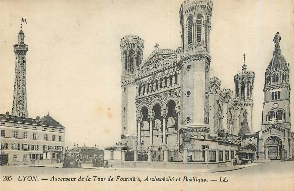 Lyon — Aufzug der Fourvière-Turm, Erzbischöfliches Palais und Basilika — LL - Vorderseite
