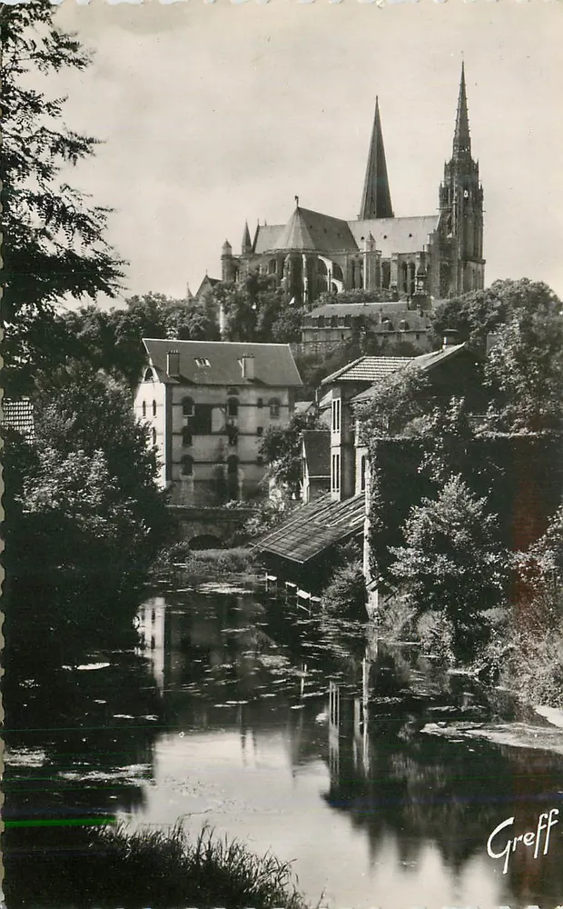 Chartreser Kathedrale — Ansicht von der Flussseite — Greff - Vorderseite