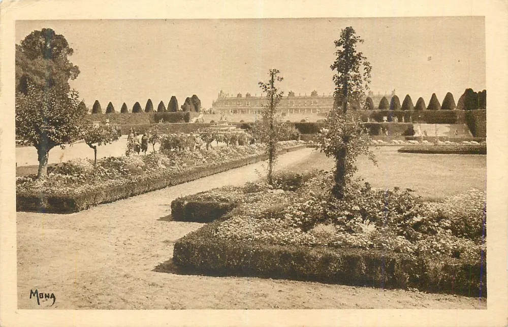 Garten des Schlosses Versailles — Ansicht der Alleen und Blumenbeete — Monha - Vorderseite