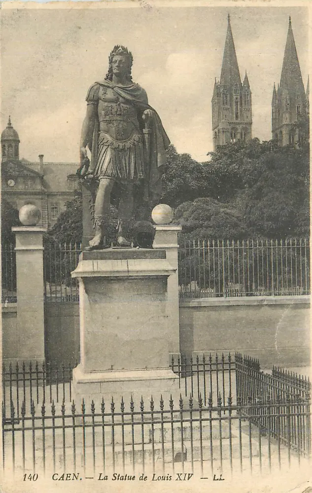 CAEN — A Estátua de Luís XIV — LL - Frente