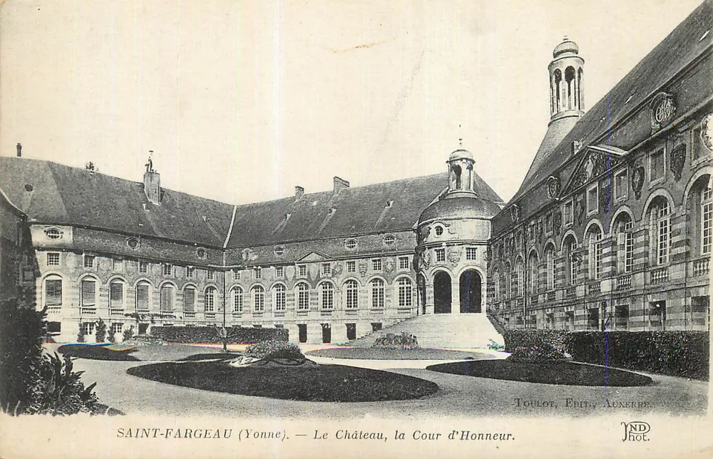 Saint-Fargeau (Yonne) — Das Schloss, der Ehrenhof — Toulot, Verlag Auxerre - Vorderseite