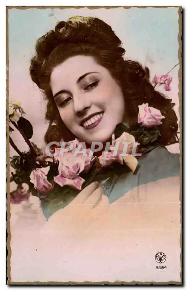 Femme souriante avec roses — carte postale — A. MOYER n° 3684 - Recto