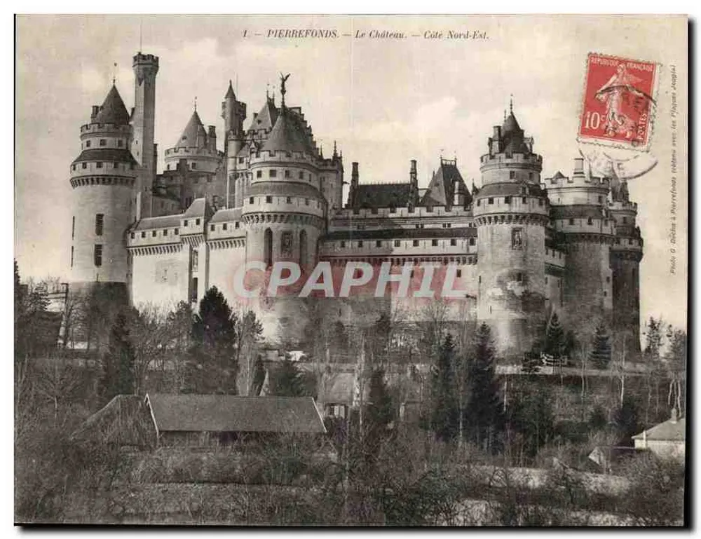 Pierrefonds — Das Schloss — Nordosten — Foto G. Diblas - Vorderseite