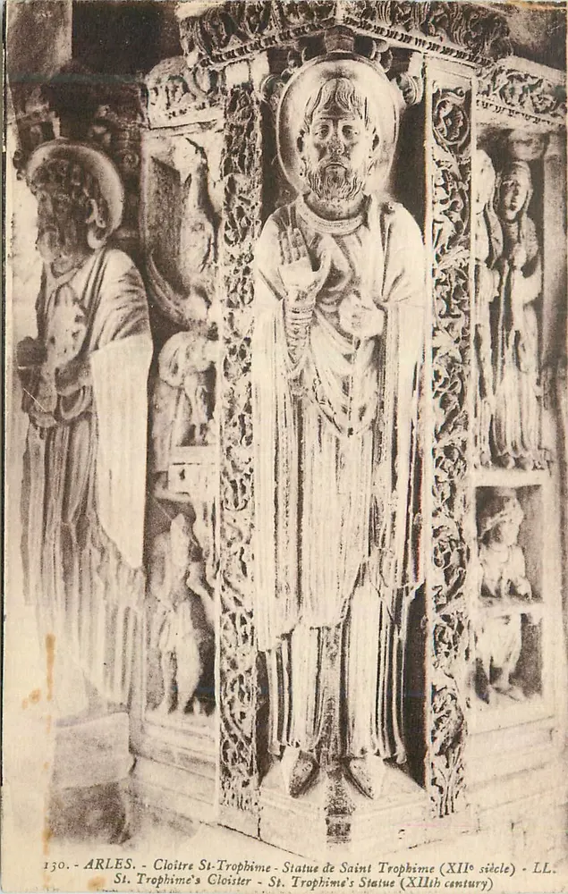 Arles - Claustro de São Trofiméu - Estátua de São Trofiméu (século XII) - LL. - Frente