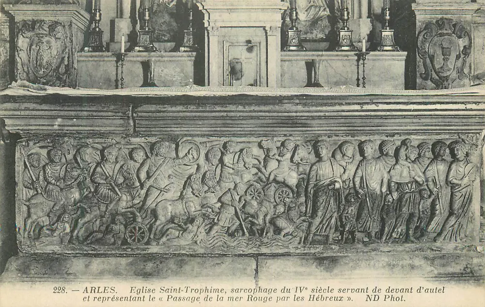 Arles — Kirche Saint-Trophime, Sarg aus dem 4. Jahrhundert, darstellend den 'Übergang des Rotes Meeres durch die Hebräer' — ND Phot. - Vorderseite