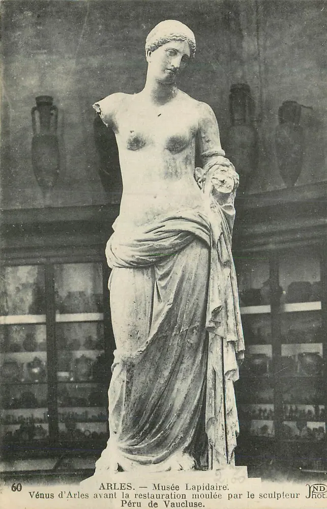 Venus von Arles — Lapidaire-Museum — Péru de Vaucluse - Vorderseite