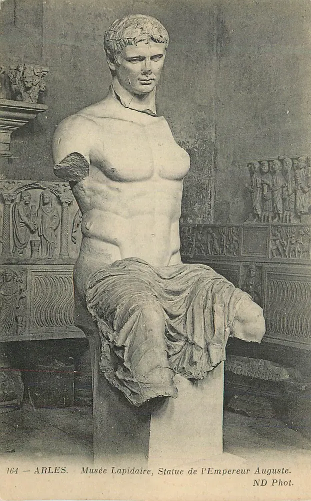Arles — Museu Lapidário, Estátua do Imperador Augusto — ND Phot. n° 164 - Frente