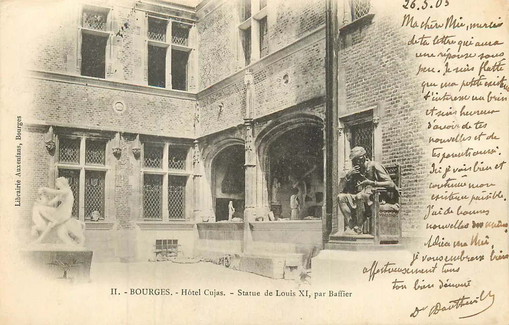 Bourges - Hôtel Cujas - Statue des Louis XI, von Baffier - Vorderseite