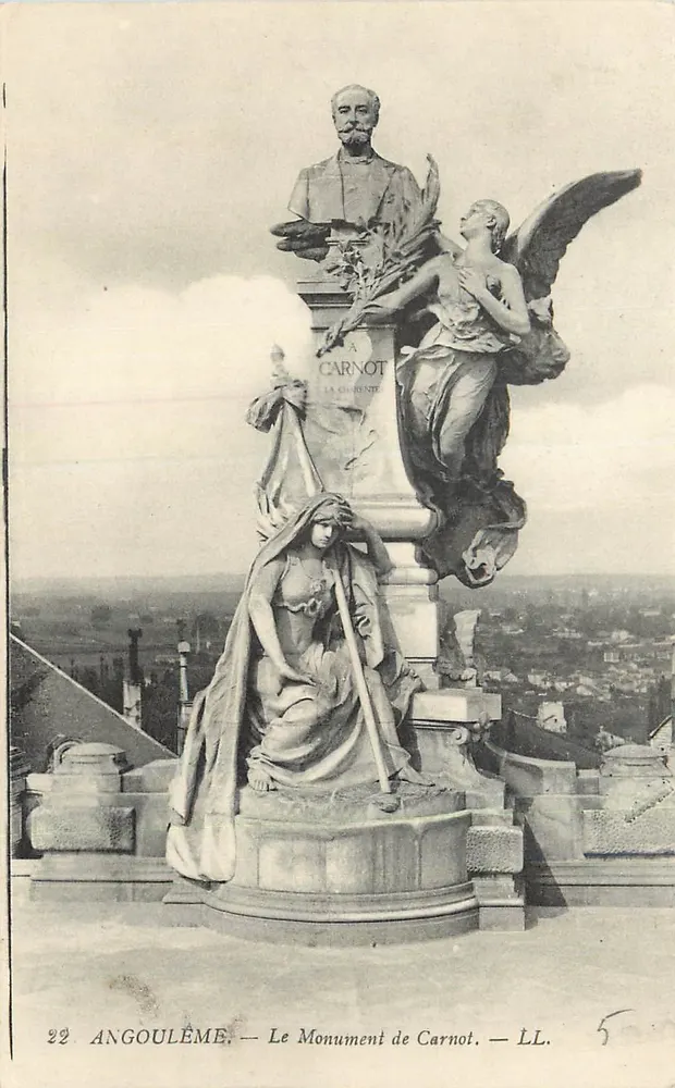 Angoulême — O Monumento de Carnot — LL. n°22 - Frente