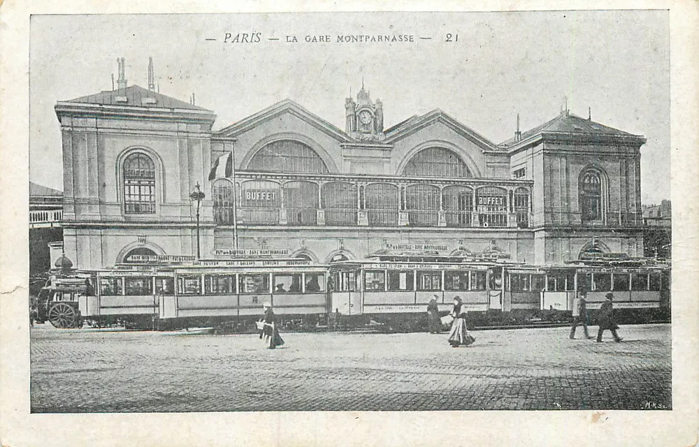 Paris — A Estação Montparnasse — 21 - Frente