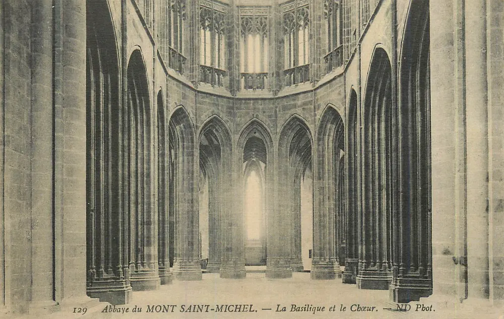 Abbaye du MONT-SAINT-MICHEL — Die Basilika und der Chor — ND Pbot. - Vorderseite